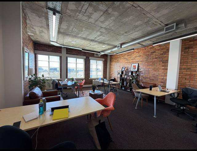 62M² BUILDING TO LET IN GREEN POINT